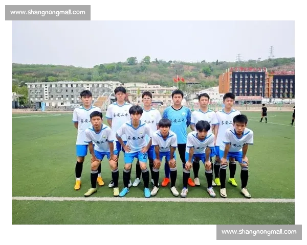 赛后球员发声揭示比赛背后心路历程与挑战，展现团队精神与个人成长